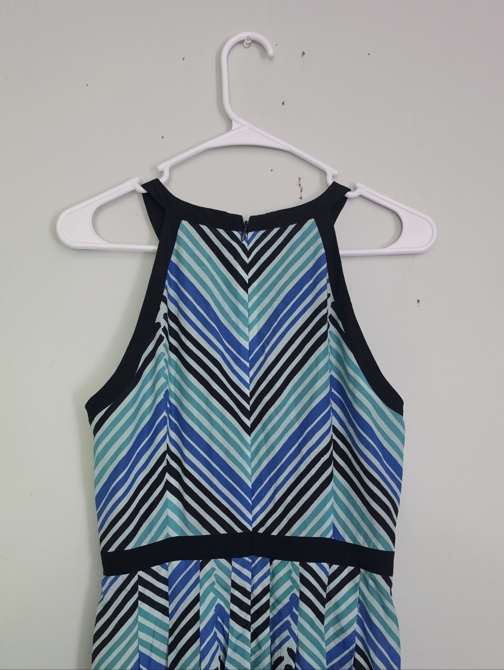 Ann Taylor Sleeveless Chevron Maxi Dress - Picture 6 of 8